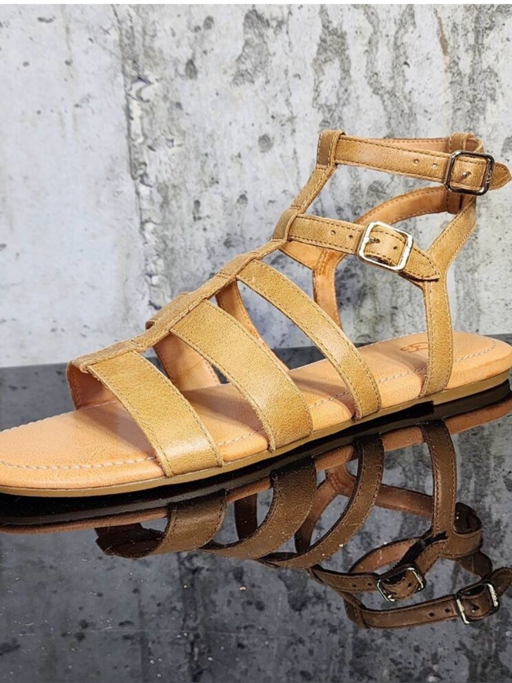 LIKE NEW - UGG Women's Mahalla Gladiator Sandals, size 10 Almond
